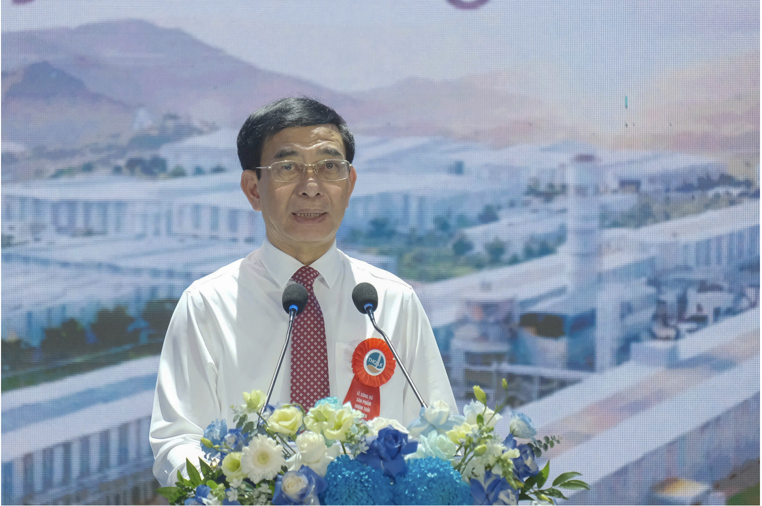 Deputy Prime Minister Phan Van Giang, Politburo member and Minister of National Defense, speaks at the ceremony. Photo: X.N