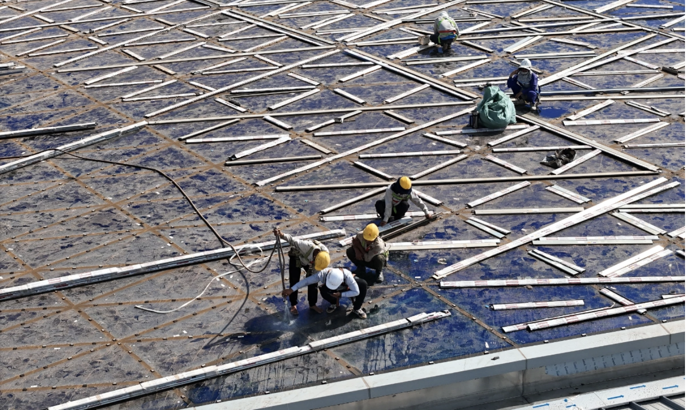 Workers seen at the construction site of Long Thanh International Airport in Dong Nai Province, Vietnam. Photo by VnExpress/Quynh Tran