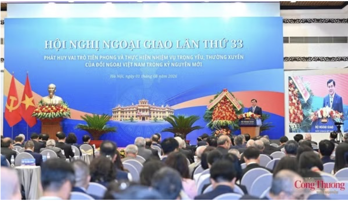 Deputy Minister of Industry and Trade Nguyễn Sinh Nhật Tân presenting a report on economic diplomacy at the 33rd Diplomatic Conference in Hà Nội on August 1, 2026. Photo moit.gov.vn